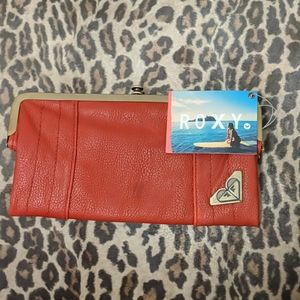 NWT Roxy Roll With It Wallet